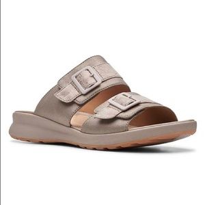 NEW IN BOX!! Ladies Clarks Un Adorn Slide Taupe Size 8M